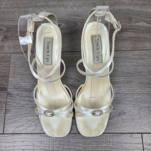 Touch Ups White Satin Strappy Wedding Sandals Size 7 - Picture 5 of 17